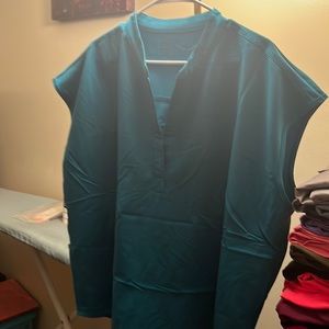 Woman’s figs nursing scrubs